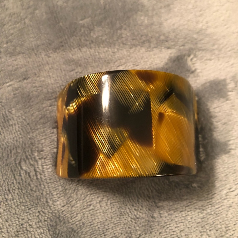 Hair barrette